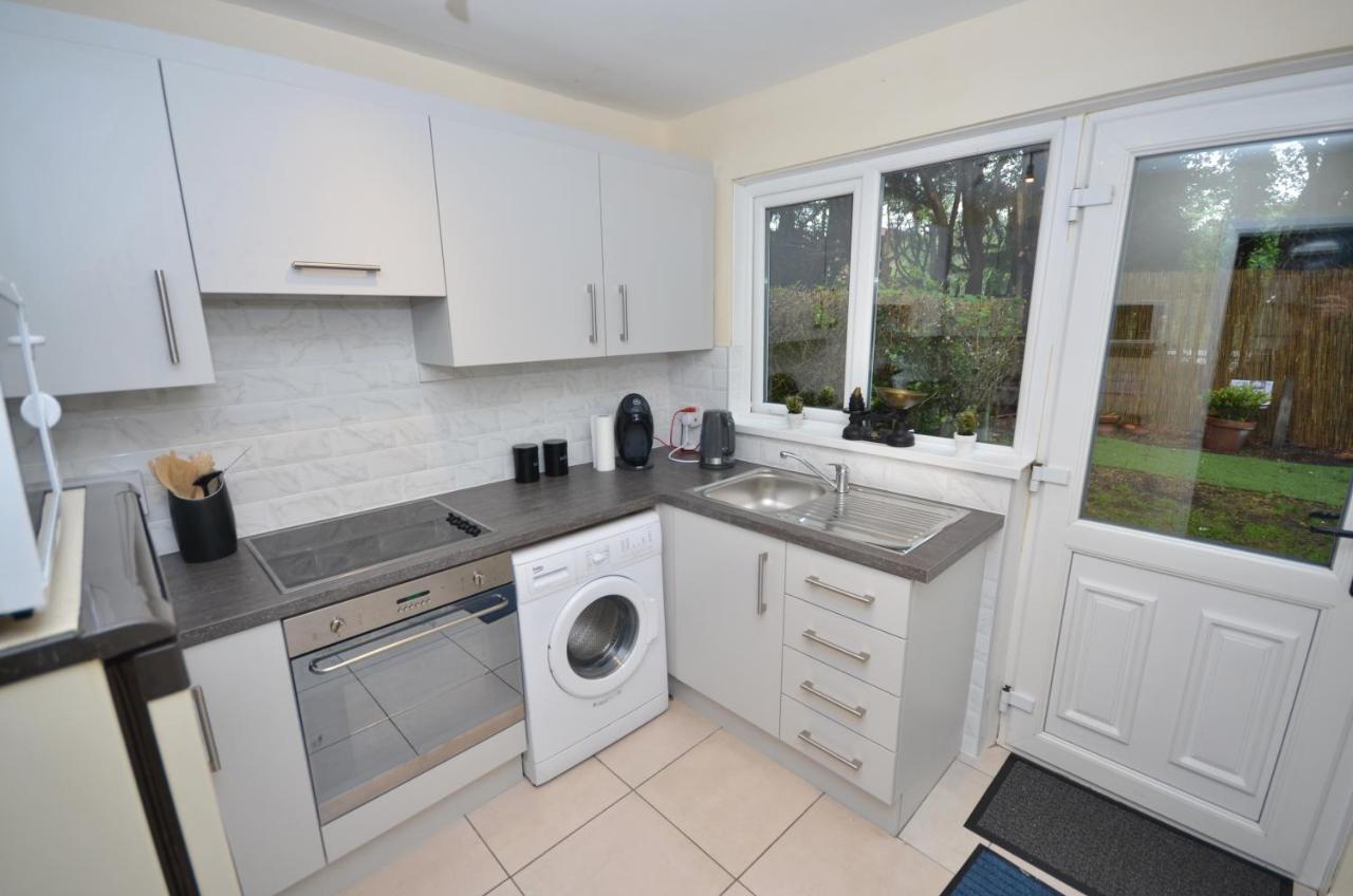 Bright Stylish 2 Bedroom Garden Apartment South Belfast Close To Everything Buitenkant foto