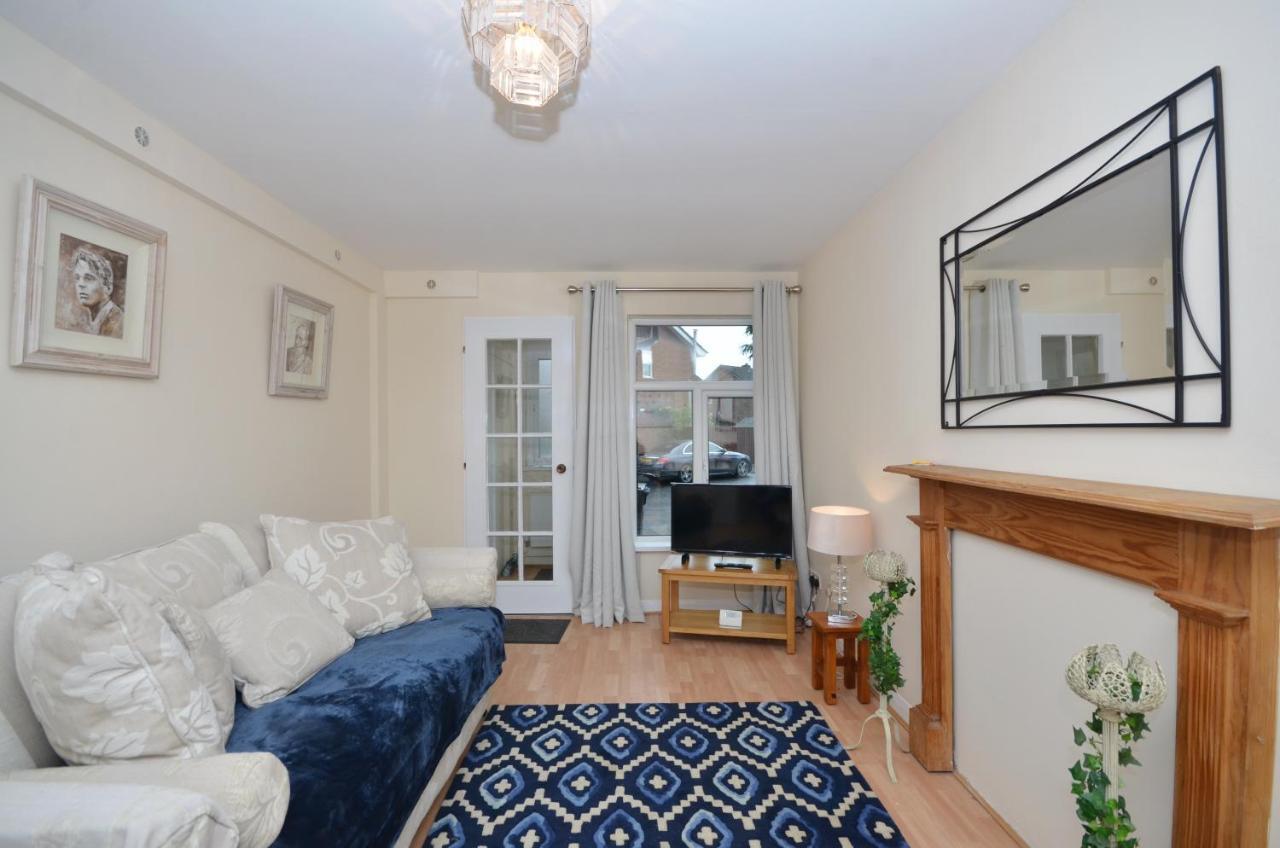 Bright Stylish 2 Bedroom Garden Apartment South Belfast Close To Everything Buitenkant foto