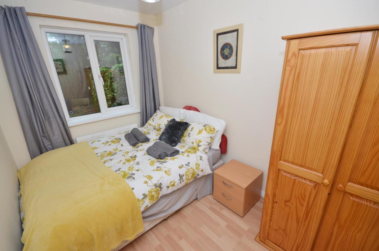 Bright Stylish 2 Bedroom Garden Apartment South Belfast Close To Everything Buitenkant foto